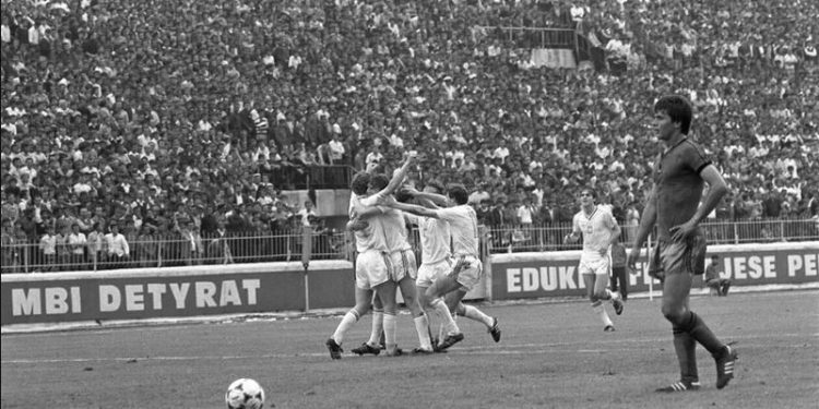 “Si e solla Boniekun në Tiranë në majin e ’85-ës, për ndeshjen e kombëtares dhe surpriza që më bëri ai, pasi Juventus më ftoi në finalen e Hejselit…”/ Dëshmia e rrallë e ish-diplomatit