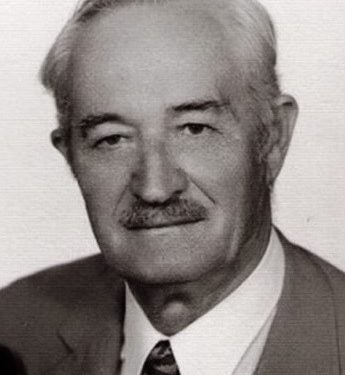 “Kur Enver Hoxha në ’69-ën priti 60 kosovarë dhe trokiti gotat me Demë Ali Pozharin nga Deçani, shtypi i Beogradit, shkroi se; antikomunistin e Dukagjinit…”/ Refleksionet e publicistit të njohur