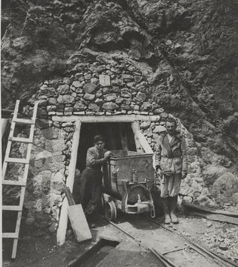 “Nën kujdesin e kryeministrit Mehmet Shehu, në Shishtavec të Kukësit dhe Muhur të Dibrës, me inxhinierët kinezë, në miniera sekrete uraniumi…”/ Dëshmia e rrallë e inxhinierit gjeolog