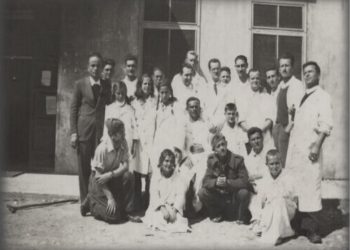 “Pasi mori ‘Medalje Ari’ në Napoli dhe ajo i’u dorëzua nga Mbreti Viktor Emanueli III-të, shërbeu në Oborrin e Mbretit Zog, por s’mundi të shëronte…”/ Historia e panjohur e mjekut nga Kavaja