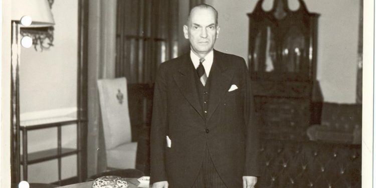 “Ismail Qemalit, i hyri në zemër ai djalë atdhetar, vetëm 24 vjeç, që firmosi pavarësinë, pasi…”/ Historia e panjohur e kryeministrit “nazist”, që luftoi për Shqipërinë etnike