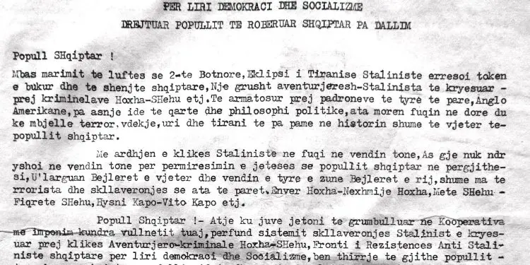 “Mos u presjononi prej klikës së kalbur staliniste, Hoxha-Shehu, qëndroni kryelartë me kurajo prej shqiptari, sepse i ka ditët të numëruara…”/ Zbulohet trakti që alarmoi Tiranën zyrtare, në vitin 1977