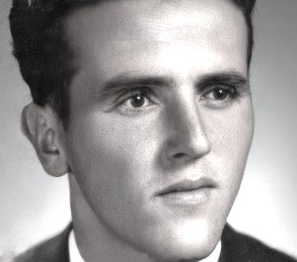 “Zv/kryetari i Degës së Beratit, më këshilloi; t’u shmangesha bisedave me Viktor Stratobërdhën, se ai ishte armik dhe të ulja volumin e radios, kur dëgjoja RAI-n…”/ Kujtimet e shkrimtarit të njohur