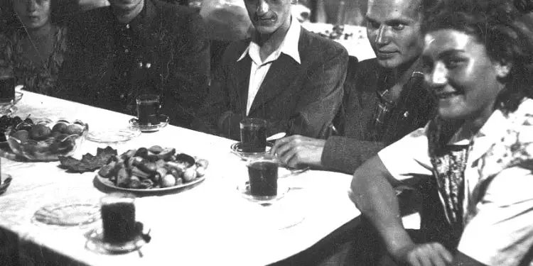 “L. L., i shkruan Enverit, se; ai u dashurua me një vajzë sovjetike, mbështetur në ‘qëllimin e Partisë tonë të dashur dhe në vendimin e qeverisë’…”/ Historia e studentëve shqiptar në Lindjen komuniste