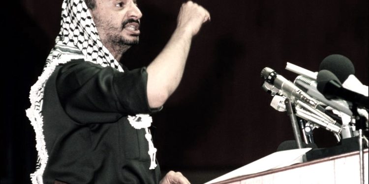 “Nën akuzat se Arafati ka tradhtuar revolucionin dhe ka uzurpuar Organizatën për Çlirimin e Palestinës, Abu Mousa kërkon dorëheqjen e tij……”/ Ditari politik i Enver Hoxhës