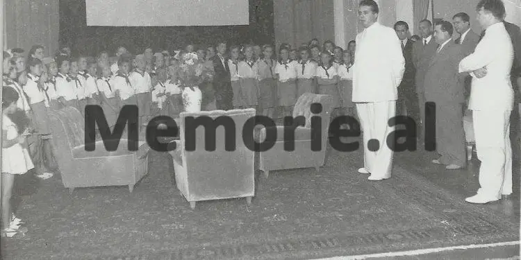 “Enveri, ishte egoisti pasionant’ i etur për fuqi e lavdi, diktatori i pashpirt e i egër, por, a do të qe ky një mendim disi i…”? / Refleksionet e ish-funksionarit të lartë, që vuajti 15 vjet në Burrel