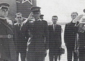 “Hallkat që lidhin dy popujt tanë, s’mund t’i këpuste më, as shpata e shtypësve, as vjershat e poetit të imperializmit dhe agjentit italian, shovinistit At Gjergj Fishta …”/ Fjala e Enverit, Beograd 1946