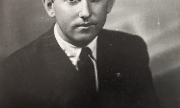 “Pas Enverit që s’më fliste dhe Mehmetit, që shpërtheu për qafleshët në Tiranë e gjokset e zbuluara të aktoreve, pinjolli i mbrapshtë prej rrugaçi i Hysni Kapos…”/ Kujtimet e ish-funksionarit të lartë, që vuajti 15 vjet në Burrel