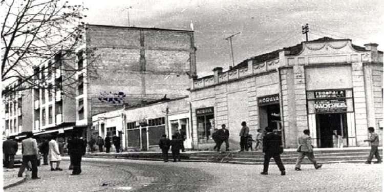 “Ali Shukriu, prokuror publik për Kosovën, e kapi për flokësh dhe i tha; ti je shtriga plakë, që ke pjellur Aziz Zhilivodën, që na ka vrarë 96 komunistë, të Jugosllavisë së Titos…”?! / Historia e panjohur