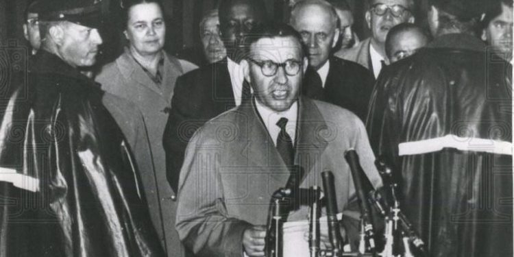 “Në hotelin ‘Theresa’ në ‘Harlem’, Fidel Kastro pati ‘vizitore’ një bionde të kolme bukuroshe, kurse Mehmet Shehu…”/ Historia e panjohur e liderëve komunistë botëror, në OKB, shtator 1960