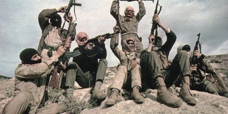 “Izraeli, qëndron mbi vendet arabe si skifter: një i vrasin, 20 u vret, një avion i dëmtojnë, 15 avionë u djeg në aerodrome, një rojë kufitare i zënë rob, 22 robër…”/ Ditari politik i Enver Hoxhës