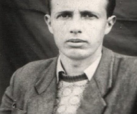 “Në gjimnaz, kishim profesorë ajkën e intelektualëve shqiptarë, si; Luarasi, Bulka, Dika, Karajani, Meksi, etj., kurse drejtoruci, Stefan Prifti, vegël e Partisë që…”/ Kujtimet e përkthyesit të njohur