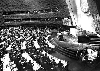 “Në hotelin ‘Theresa’ në ‘Harlem’, Fidel Kastro pati ‘vizitore’ një bionde të kolme bukuroshe, kurse Mehmet Shehu…”/ Historia e panjohur e liderëve komunistë botëror, në OKB, shtator 1960