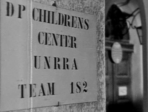 “Kur qyteti po lëngonte nga uria dhe zia e bukës po trokiste kudo, ishte UNRRA, ajo që solli tonelata me ushqime falas për popullin, por shteti…”/ Kujtimet e Xhod Bejës, për “kësmetet” e fëmijëve durrsakë