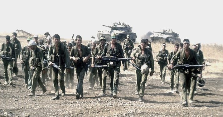 “Izraeli, qëndron mbi vendet arabe si skifter: një i vrasin, 20 u vret, një avion i dëmtojnë, 15 avionë u djeg në aerodrome, një rojë kufitare i zënë rob, 22 robër…”/ Ditari politik i Enver Hoxhës