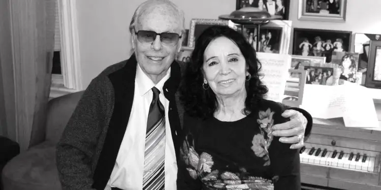 “Gazeta e njohur ruse ‘Sovjetskaja Kultura’, në 1959-ën, shkruante; Cilido teatër në botë, do të ishte i nderuar, të kishte një tenor, si Xhoni Athanas…”/ Kujtimet e shkrimtarit të njohur nga SHBA-ja