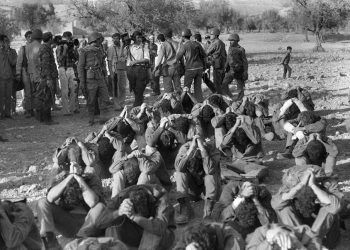 “Izraeli, ka vetëm 3 milionë e gjysmë banorë, por psikologjia dhe frymëzimi, kanë bërë që ai të forcohet nga të gjitha pikëpamjet, ekonomike e financiare dhe ushtarake…”/ Ditari politik i Enver Hoxhës, dhjetor 1977