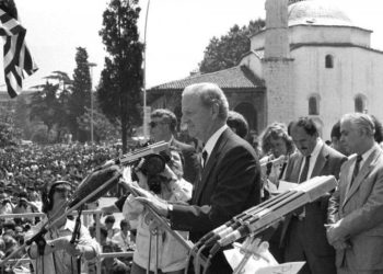 “Me ngjarjen e ambasadave në korrikun e ’90-ës, regjimi do ishte shkatërruar, por mungonte një element, udhëheqëja dhe Kadareja, që ne e shikonim si të vetmin…”/ Refleksionet e Elez Biberaj