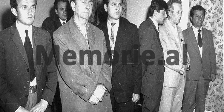 “Kur thashë se; edhe vetë Lenini, pati kritikuar, madje rreptë edhe Gorkin, ndërhyri me ironi e më ndërpreu Enver Hoxha…”! Kujtimet e ish-funksionarit të lartë, që vuajti 15 vjet në Burrel