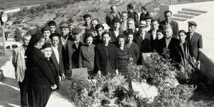 “Ata të Sigurimit të Shtetit, më zbuluan se në orët e vona të mesnatës, unë shkoja te varret e ushtarëve francezë dhe…”/ Dëshmia e rrallë e bahçevanit nga Korça