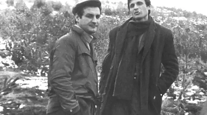 “Kujtoj ngjarjen e frikshme, kur një burrë u afrua dhe pyeti për të bijën, ishte babai i shoqes sonë që kishte vdekur dhe ishte ngritur nga…”/ Historia e panjohur e gazetarit dhe dramaturgut të zhdukur