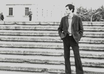 “Kujtoj ngjarjen e frikshme, kur një burrë u afrua dhe pyeti për të bijën, ishte babai i shoqes sonë që kishte vdekur dhe ishte ngritur nga…”/ Historia e panjohur e gazetarit dhe dramaturgut të zhdukur