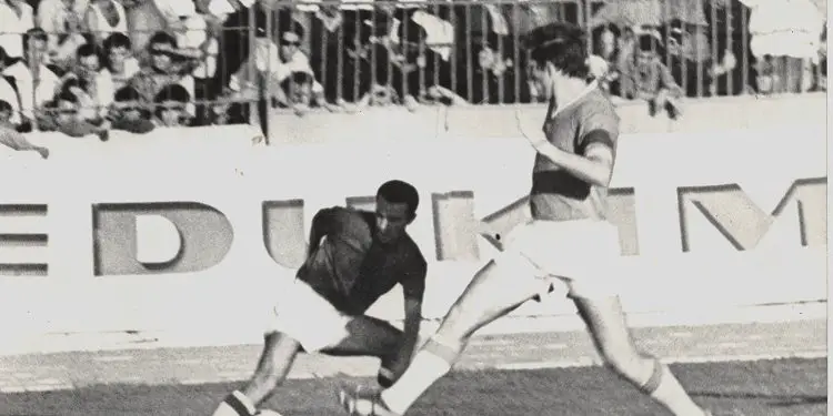 “Kur ’17 Nëntori’ i Tiranës, trondiste holandezët e ‘Ajaks’- it, edhe pa mjeshtrin Kazanxhi, që se lejuan pjesën e parë, prej takave të këpucëve…”/ Ndeshja e 16 shtator 1970, që do rrënonte bardhe-blutë!