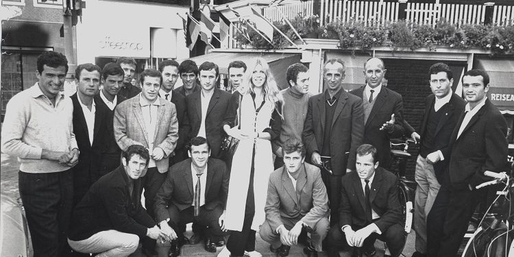 “Në Amsterdam, kundër Ajaksit të madh, shumë prej nesh kishim marrë këpucë borxh, as mjek ekipi s’kishim, por…”/ Rrëfimi i rrallë i ish-kapitenit bardheblu, për ndeshjen e 30 shtatorit, 1970