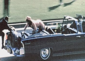 “Xhek Rubi, vrau në duart e policisë amerikane, ‘vrasësin’ e presidentit Kenedi, Li Harvi Osvald, por këto janë të gjitha kombinuara, larje llogarish mes tyre…”/ Ditari politik sekret i Enverit, 24 nëntor 1963