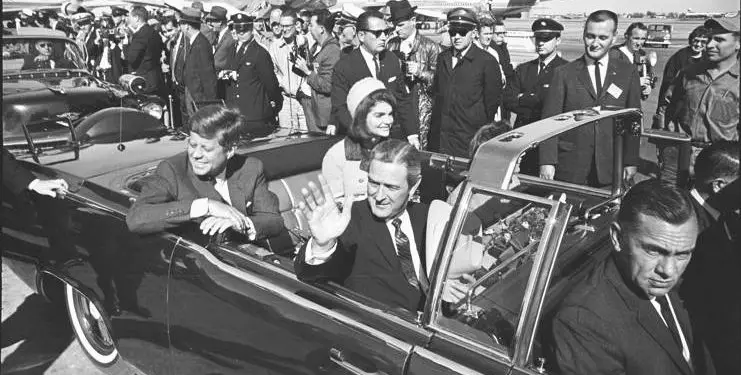 “Plot 60 vite më parë kur ish-piloti vrau presidentin e SHBA-ve, Xhon Kenedi…”/ Nga ëndrra e shqiptarëve për Amerikën, tek filmat e ndaluar dhe…! Reportazh i publicistit të njohur në Arlington Cemetery