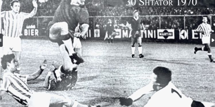 “Në Amsterdam, kundër Ajaksit të madh, shumë prej nesh kishim marrë këpucë borxh, as mjek ekipi s’kishim, por…”/ Rrëfimi i rrallë i ish-kapitenit bardheblu, për ndeshjen e 30 shtatorit, 1970