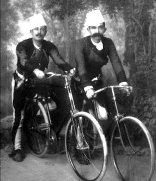 Nga Kolë Vjerdha me numrin 1, te Nazmi Mandia, Kel Temali, Faik Quku, Fadil Kruja e Ragip Curri, te kirurgu Mark Mirashi, që doli në pension me ‘Mifa’ dhe…”/ Historia e panjohur e qytetit që ecte mbi dy rrota