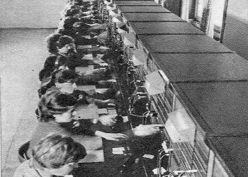 “Pas ftohjes së marrëdhënieve me Enverin në shtatorin e ’81-it, kur Mehmet Shehu filloj të ankohej se i përgjonin telefonat, menjëherë në Drejtorinë e PTT-së…”/ Dëshmia e rrallë e ish-centralistes