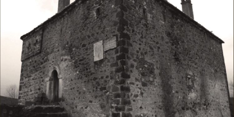 “Në tetor 1945, Enver Hoxha, deklaronte; disa anëtarë partie, duan të filozofojnë, se mos thotë populli, se ç’bëtë me Kosovën, por Jugosllavia është…”?! / Refleksionet e historianit të njohur