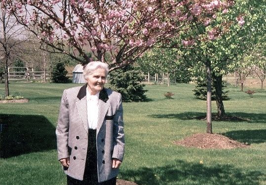 “Shoqja ime e ngushtë më pat treguar, edhe pse e kishte kushëri, Enver Hoxha i kish kërkuar të martohej me të, por ajo e quante…”!/ Rrëfimi i rrallë ish-nxënëses së “Nana Mbretneshë”!