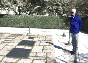 “Plot 60 vite më parë kur ish-piloti vrau presidentin e SHBA-ve, Xhon Kenedi…”/ Nga ëndrra e shqiptarëve për Amerikën, tek filmat e ndaluar dhe…! Reportazh i publicistit të njohur në Arlington Cemetery