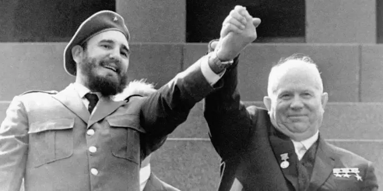 “Presidenti Xhon Kenedi i SHBA-ës, mbajti një fjalim shumë kërcënues, atij i duhet dhënë një përgjigje e fortë dhe ne do i japim një grusht, por…”/ Ditari politik sekret i Enver Hoxhës, nëntor 1961