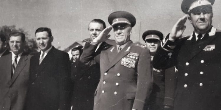 “Me Beqir Ballukun, kishim miqësi të ngushtë familjare dhe kur babai e mësoi për vrasjen e tij, na tha për Enverin…”/ Dëshmia e rrallë e vajzës së gjeneralit rus, dy herë “Hero i Bashkimit Sovjetik”