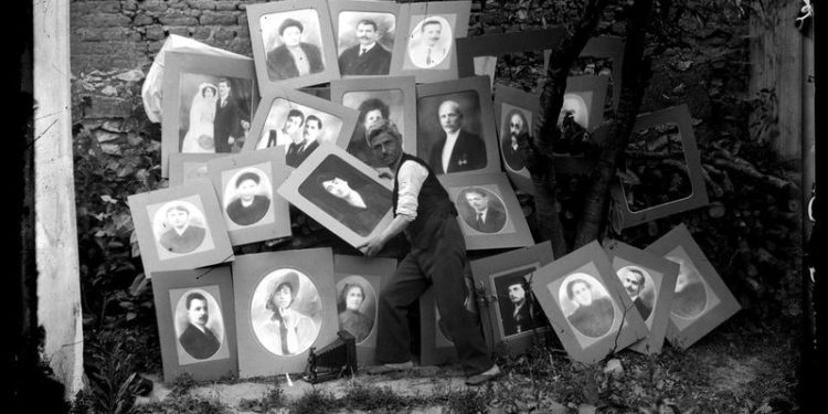 “Shkodra kishte mir’prit’ kráh’háp nji magjistar, qi ndezte flakë do pluhna dhe lângje e, mândêj t’népte në dorë nji copë letër të trashë, ku ishe…”/ Historia e panjohur e dinastisë Marubi