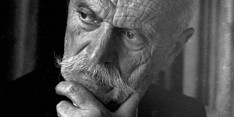 “Shkodra kishte mir’prit’ kráh’háp nji magjistar, qi ndezte flakë do pluhna dhe lângje e, mândêj t’népte në dorë nji copë letër të trashë, ku ishe…”/ Historia e panjohur e dinastisë Marubi