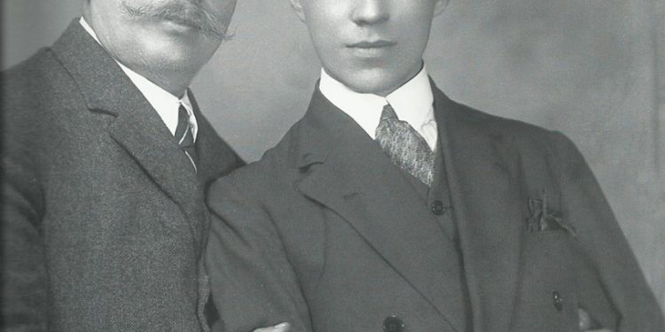“Shkodra kishte mir’prit’ kráh’háp nji magjistar, qi ndezte flakë do pluhna dhe lângje e, mândêj t’népte në dorë nji copë letër të trashë, ku ishe…”/ Historia e panjohur e dinastisë Marubi