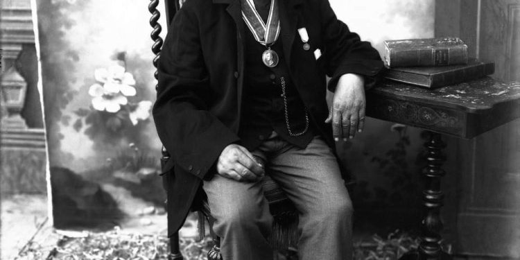 “Shkodra kishte mir’prit’ kráh’háp nji magjistar, qi ndezte flakë do pluhna dhe lângje e, mândêj t’népte në dorë nji copë letër të trashë, ku ishe…”/ Historia e panjohur e dinastisë Marubi