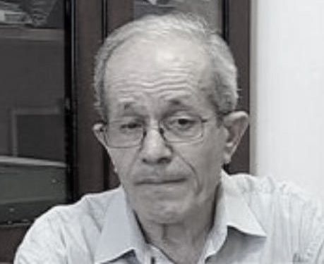 “Enverin nuk po e zinte gjumi nga disa zhurma dhe kur e pyeti rojen, ai i tha se; po punohet tek vila e shokut Mehmet, ‘Komandanti’ shpërtheu…”/ Dëshmia e rrallë e profesorit të njohur