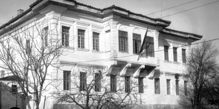 “Godina e Parlamentit të parë shqiptar, mbushi 100 vite nga dita kur aty zhvilloi punimet seanca e parë, por edhe sot, asaj i mungon një…”/ Refleksionet e studiuesit të njohur