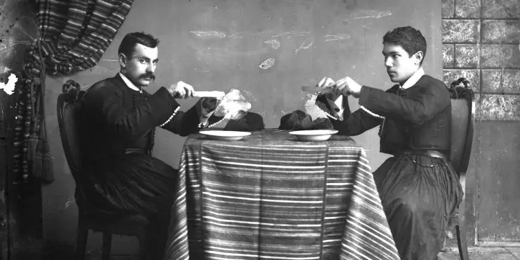 “Kur isha e vogël, mbaj mend dhomën në fund të korridorit, ku mua më qe ndaluar rreptësisht të hyja, pasi aty…”/ Dëshmia e rrallë e pinjolles së fundit të dinastisë së famshme, Marubi