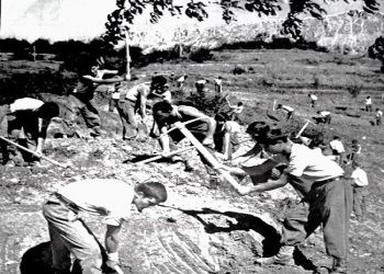 “Pasi u çmalla me nanën dhe motrën, që kishe dhjetë vite pa i pa, i pyeta a kishin ndonji lajm të keq, me më dhanë, ato më thanë; jemi pa buk…”/ Dëshmia tronditëse e ish-të dënuarit politik nga SHBA-ja