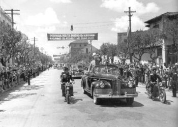 “Kur erdhi në qytetin e Shkodrës, diktatori Enver Hoxha, i ulur pranë Hrushovit e shoferit, në nji limuzinë të madhe, nuk fliste, as buzëqeshte, por…”/ Kujtimet e ish-të dënuarit politik, nga SHBA-ja