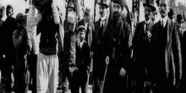 “Para se të më thërriste Sotir Peci të bënim gazetën ‘Kombi’, unë punoja në fabrikë dërrasash, kurse Konica, kishte xhaxhanë shumë të pasur, në oborrin e Sulltanit…”/ Fjalimi i panjohur i Fan Nolit