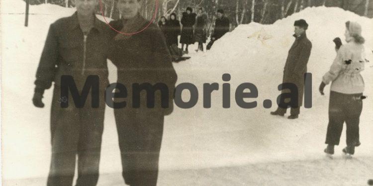 “Kapiten S. Qeleshi dhe toger Xh. Shehu, gjatë udhëtimit për në Bashkimin Sovjetik, në Rumani, ndahen nga shokët, duke mbetur pas vajzash…”/ Raportet sekrete, me aventurat e ushtarakëve, në vitet ‘50-të