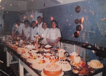 “Familjet e ‘Bllokut’, na provokonin, linin nëpër sirtarë, lekë dhe bizhuteri, apo gjëra të tjera me vlerë, kurse Adil Çarçani, sa ikte infermierja, vinte te…”/ Dëshmitë e rralla, të dy guvernanteve të udhëheqjes